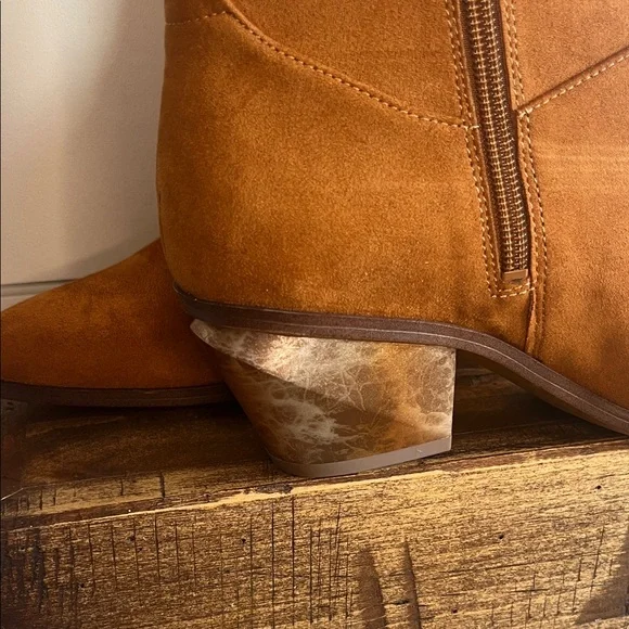 Franco Sarto Camel Suede Heeled Boots NEW Size 8 - Picture 4 of 7
